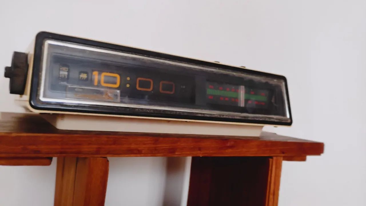 Rádio Relógio Antigo - Em restauração aguarde - Foto 5