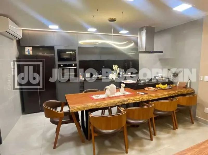 Cobertura : / Residencial / Laranjeiras