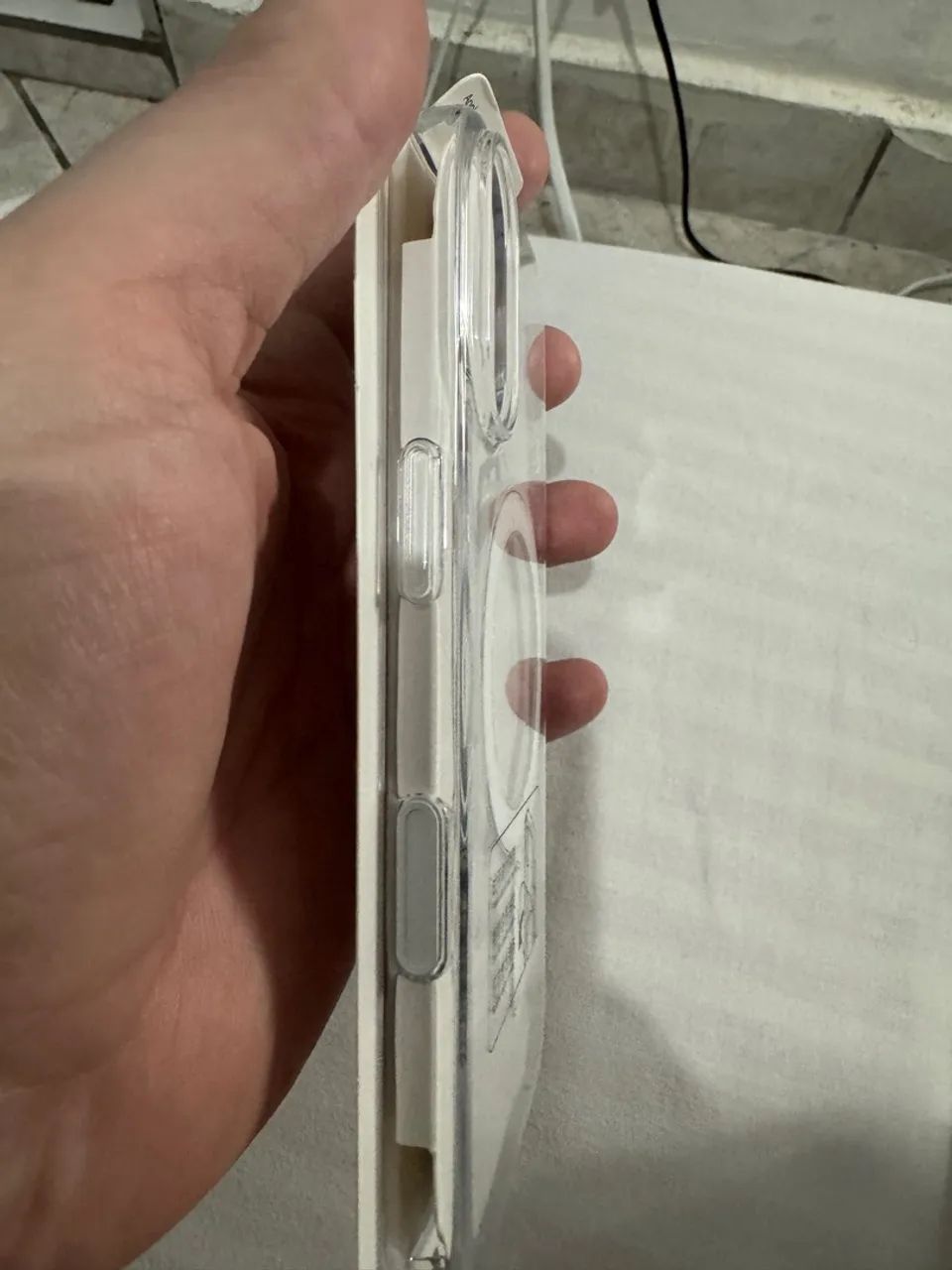 CAPA IPHONE 17 APPLE TRANSPARENTE MAGSAFE ORIGINAL - Foto 3