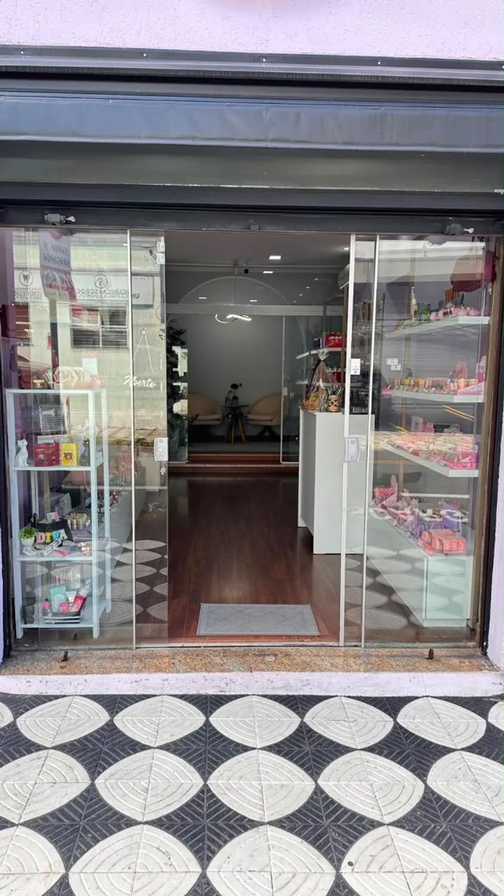OPORTUNIDADE - VENDE-SE LOJA DE COSMÉTICOS COMPLETA COM ESTOQUE