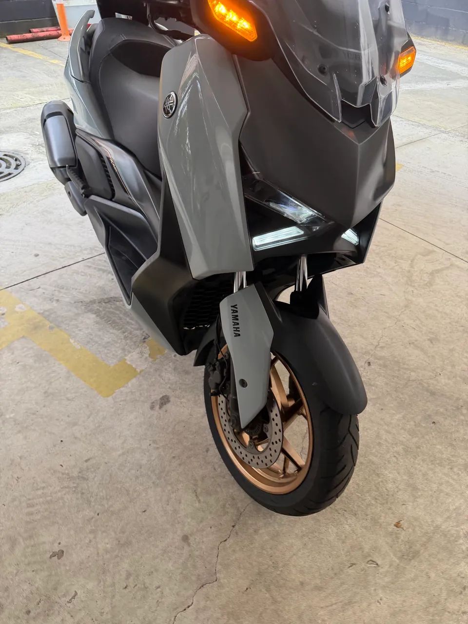 Xmax 300 cinza top - Foto 4