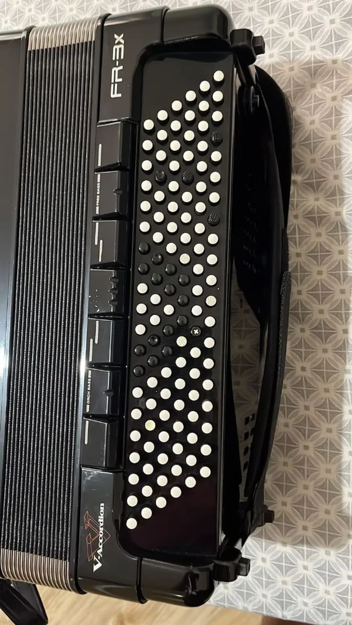 Acordeon Roland digital  - Foto 3