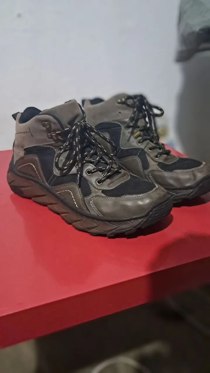 Bota Treeking