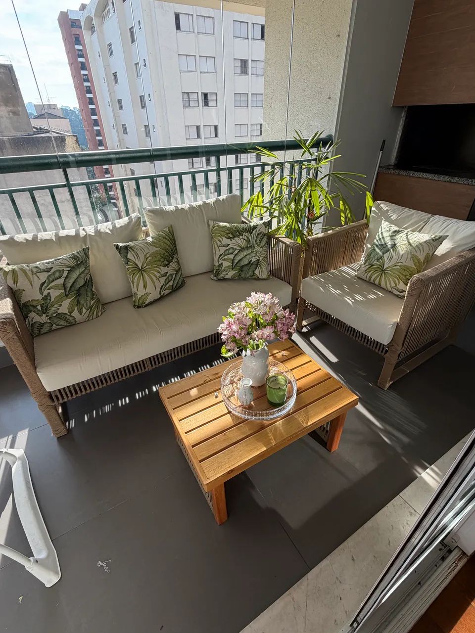Conjunto de Sofá para Área Externa + Mesa - Excelente Estado