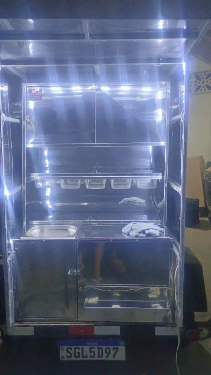Vendo reboque de cachorro quente 