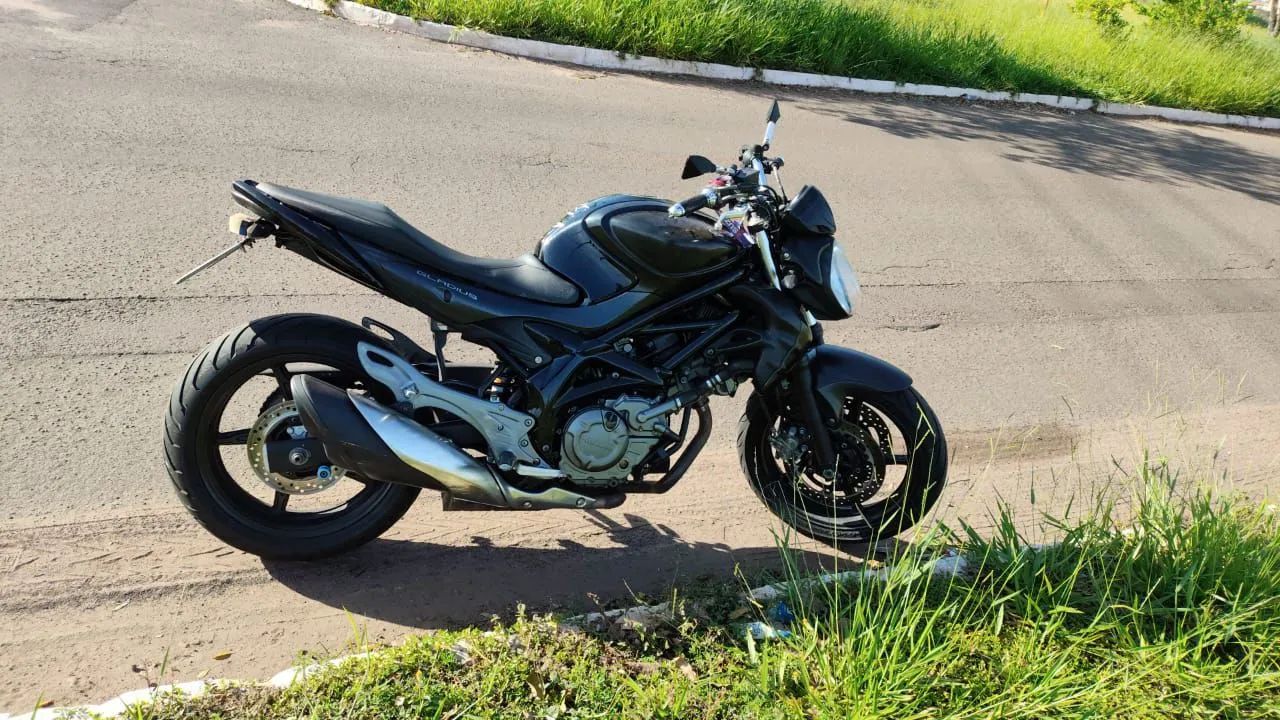 Vendo Suzuki gladius  - Foto 2