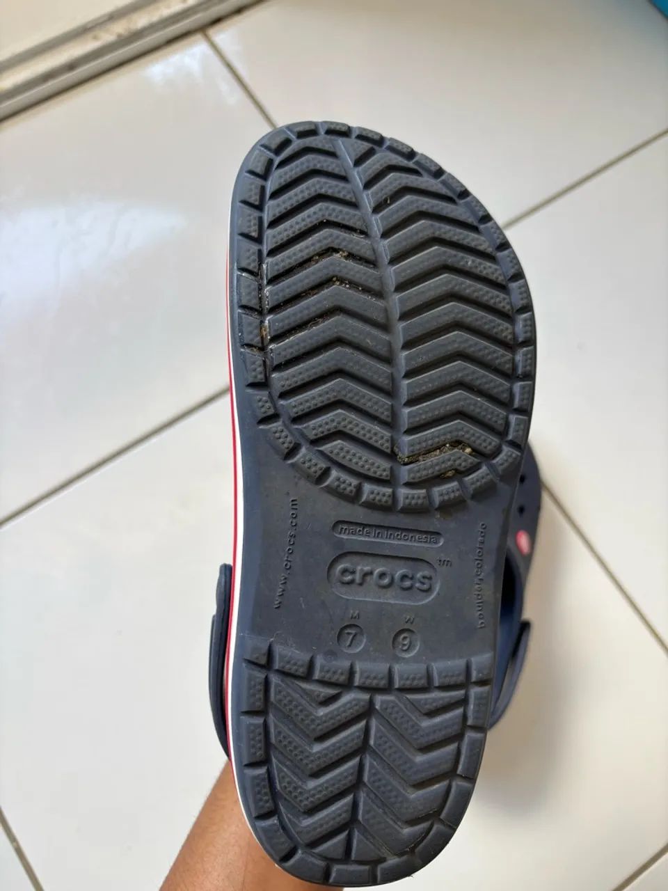 Crocs semi-nova N 37/38 - Foto 5