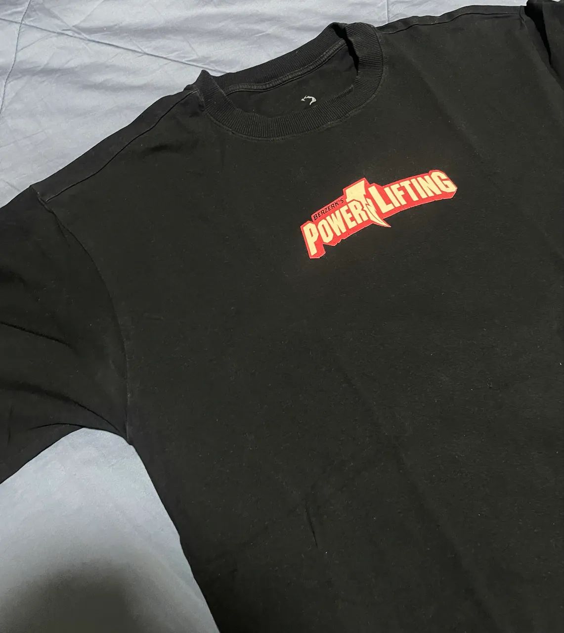 Camisa Oversized de Academia Tamanho M Usada - Foto 2