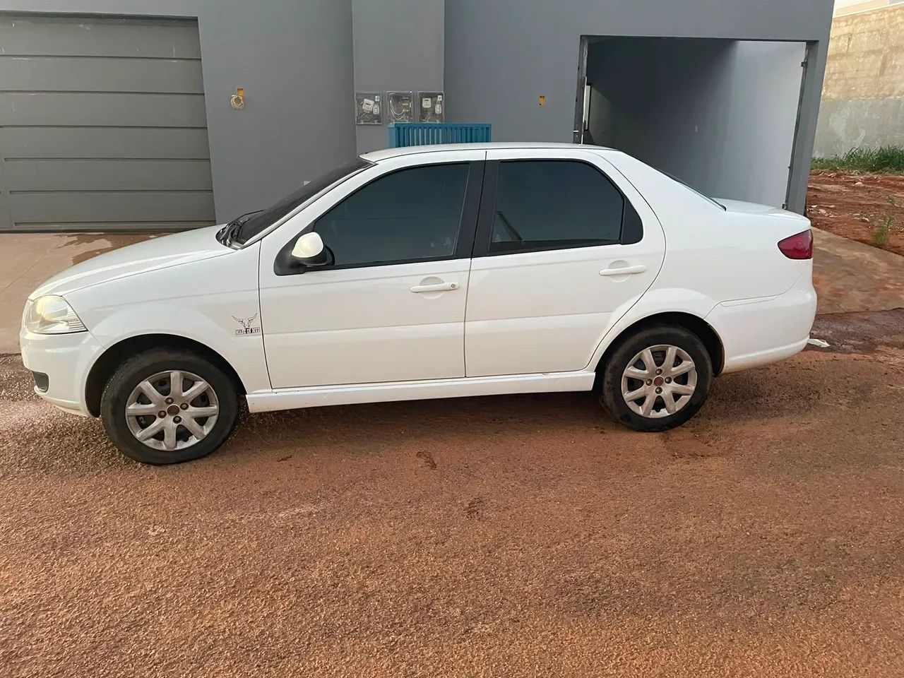 Fiat Siena EL 1.0 MPI Fire Flex 8V 4P 2014 - Foto 3