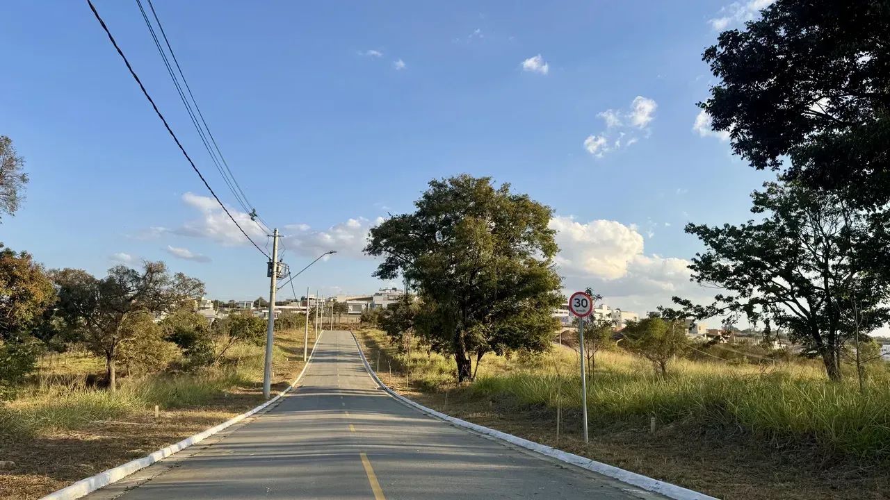 Lotes no Condomínio Gran Park Douro em Vespasiano, 405 metros - Oportunidade!