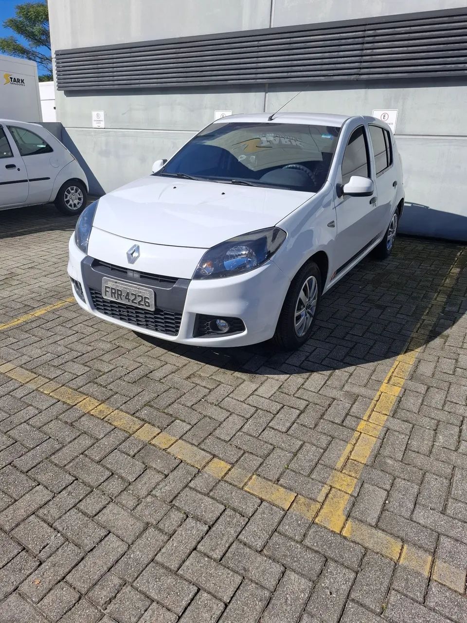 Renault Sandero Expression Hi-flex 1.0 16V 5P 2014 - Foto 2