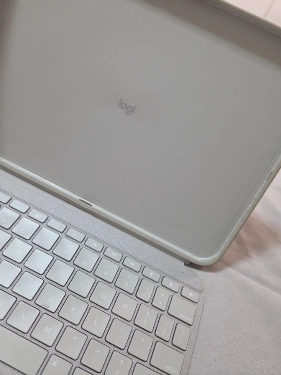 Teclado para Ipad 10th generation Logitech  - Foto 2