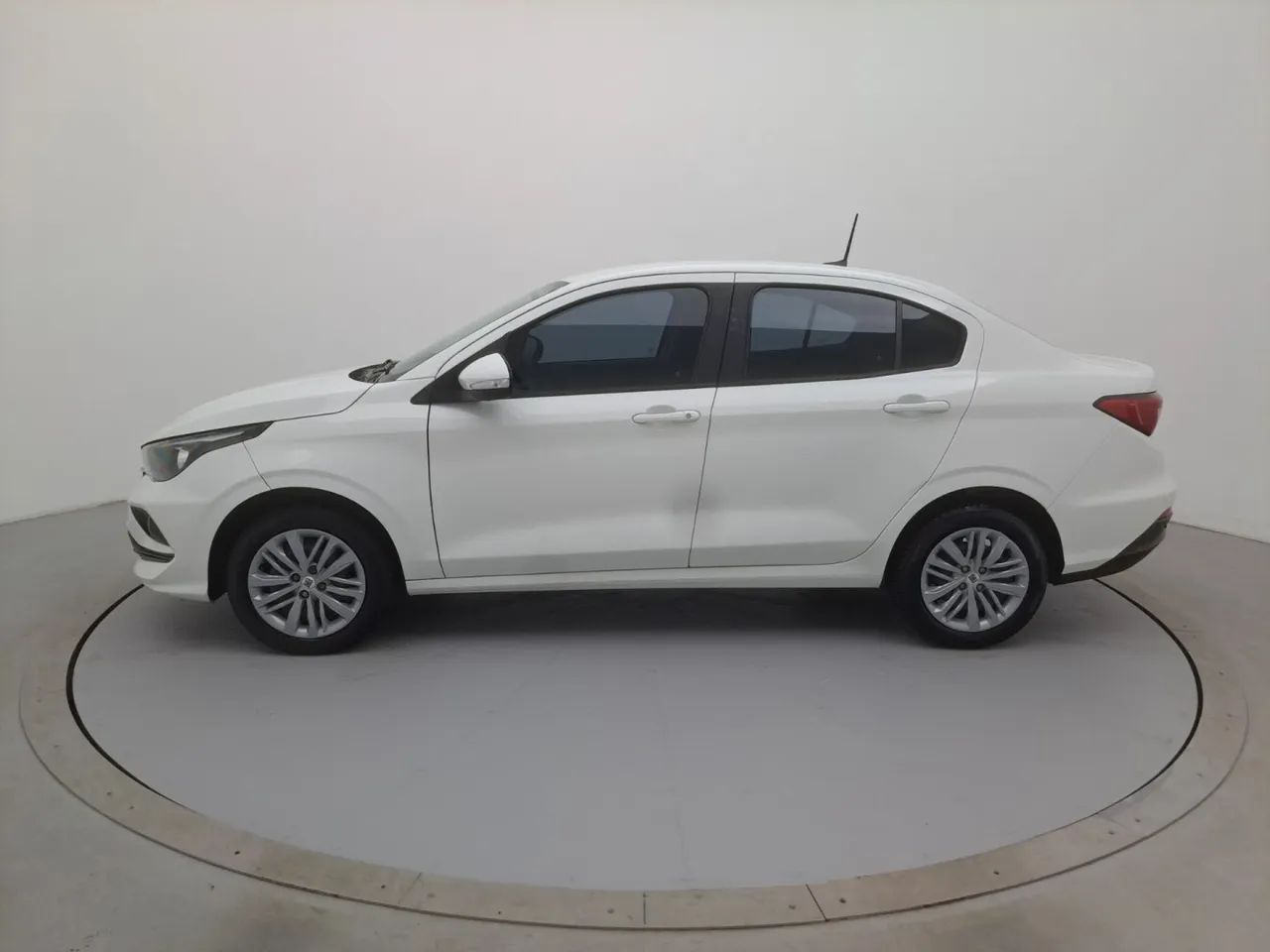 Fiat Cronos DRIVE 1.3 8V Flex Aut., foto 2 de 18