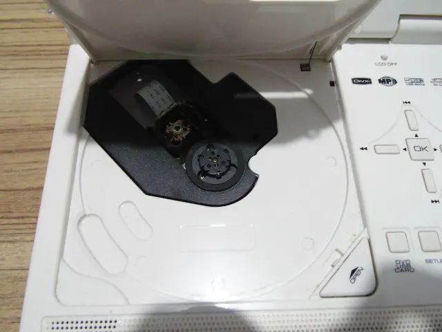 Dvd Portátil Diplomat PDV-720  - Foto 3