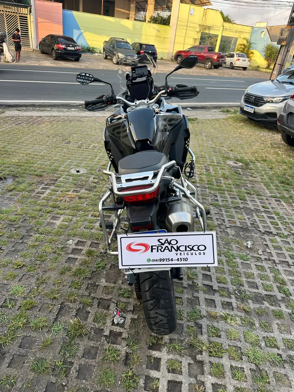BMW 850 MOD 2023 