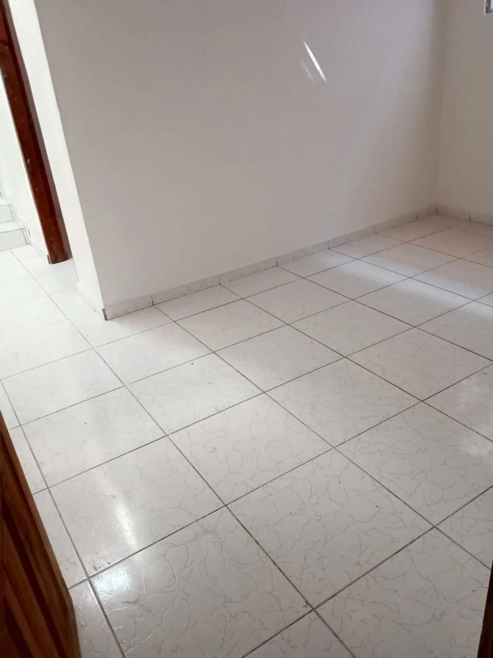 Alugo casa em cima