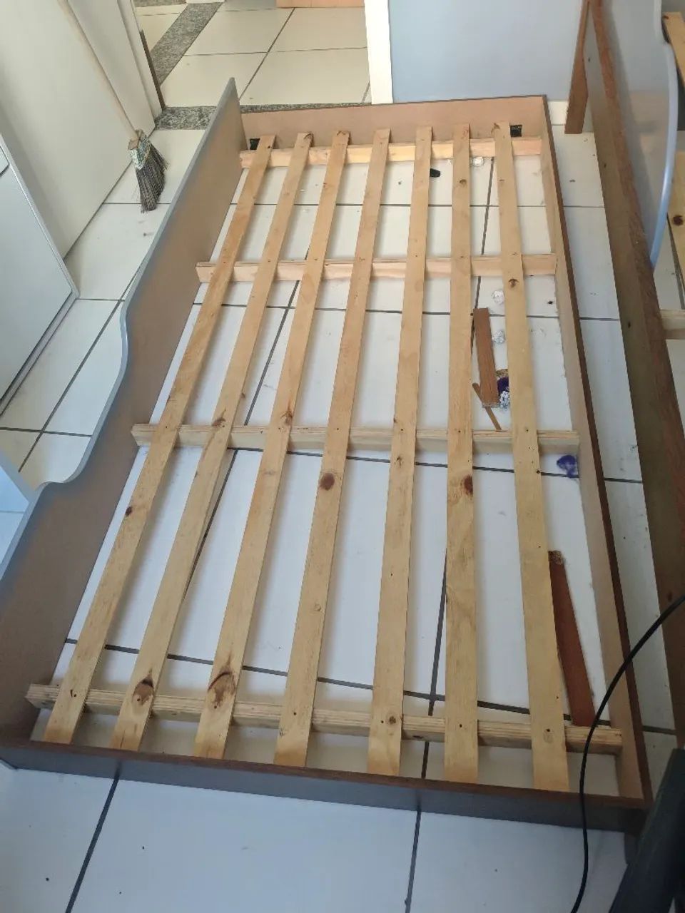 Cama de solteiro com auxiliar e colchão  - Foto 3