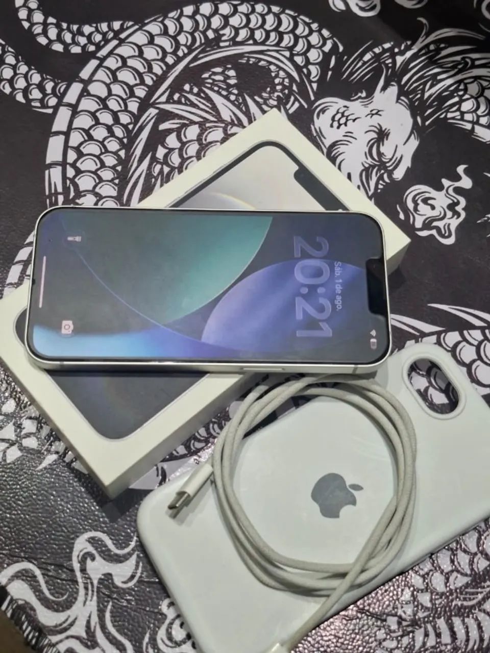 iPhone 16e
