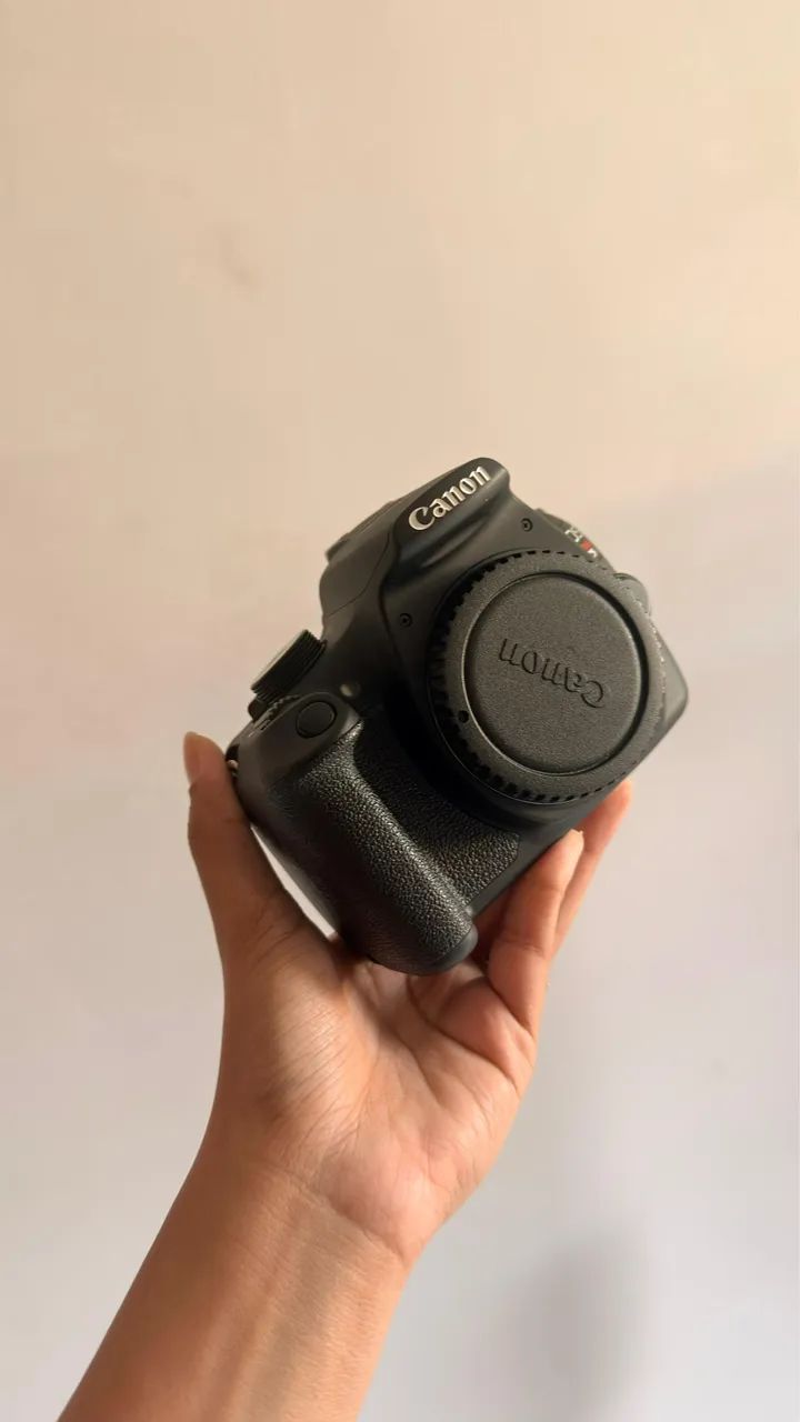 Câmera Cânon Rebel T5 + lente 18-55 + carregador