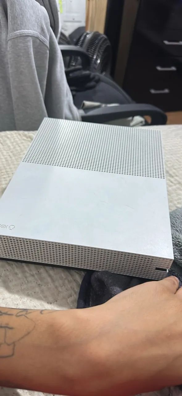 X Box One S 1 tb - Foto 4