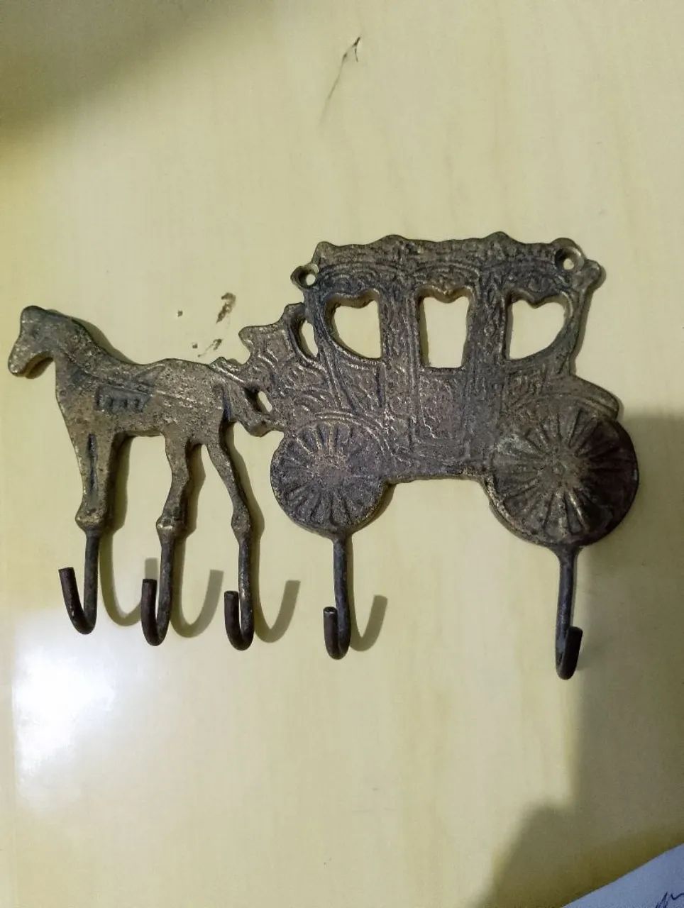 Porta chaves carruagem em bronze antiguidade