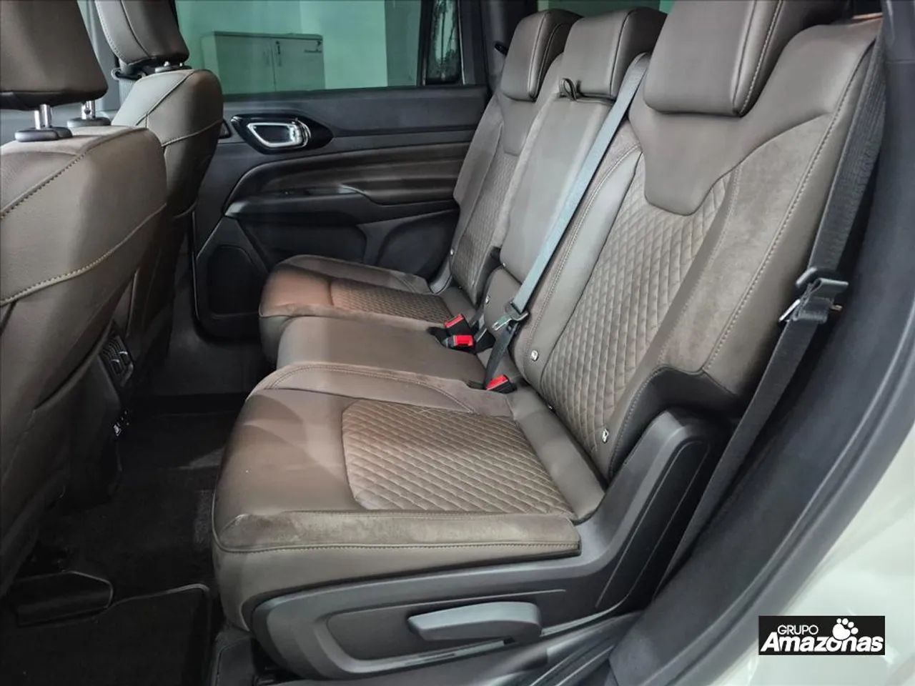 Jeep Commander Overland T270 1.3 TB Flex Aut., foto 9 de 20