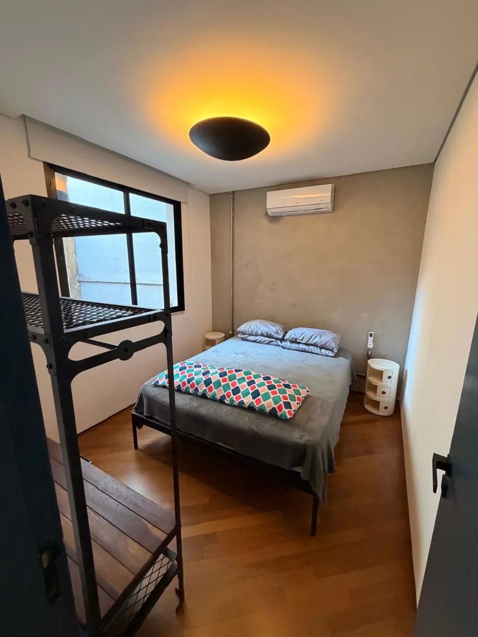 1 Cama casal Queen size de ferro c/colchão - Foto 2