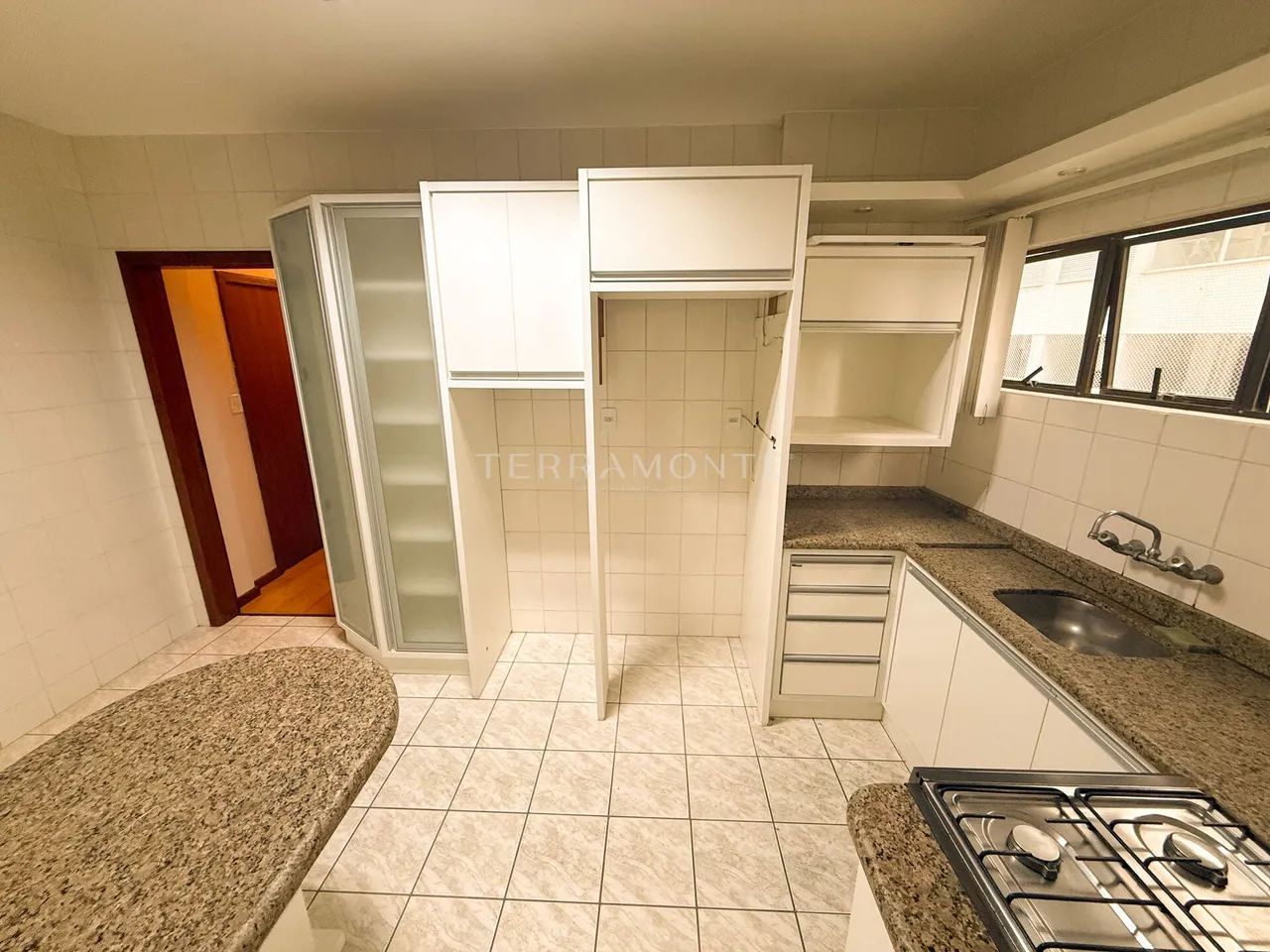 182 m² com 4 quartos no Centro - Foto 5