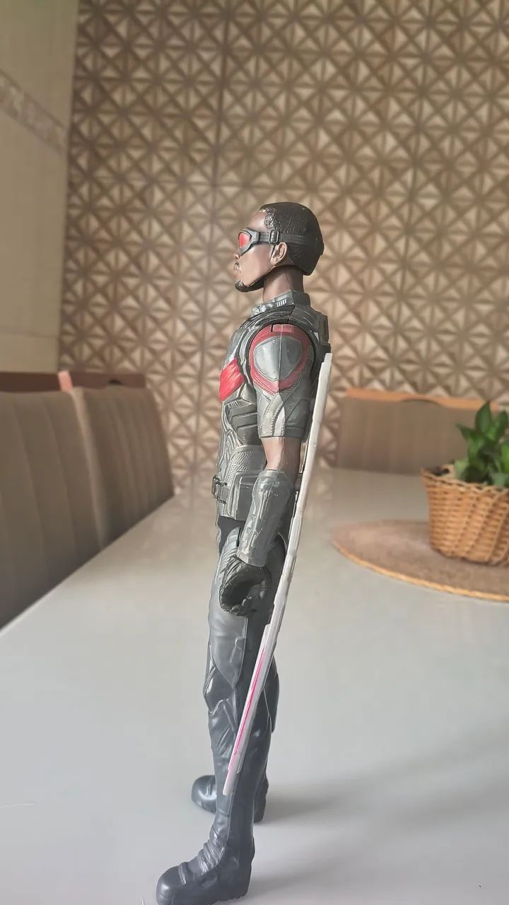BONECO FALCÃO  - Foto 2