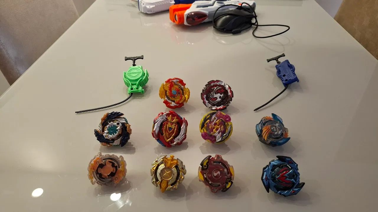 Coleção de BeyBlades TOP - Foto 2