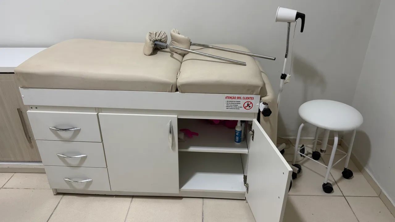 Maca Ginecológica Completa com Armário e Suporte - Ótimo Estado 