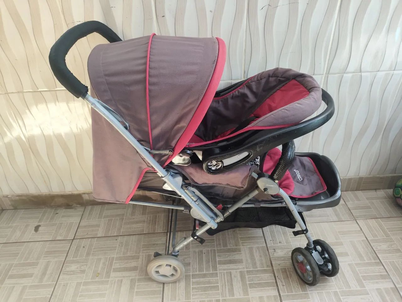 Kit carrinho+ bebê conforto Cosco  - Foto 2