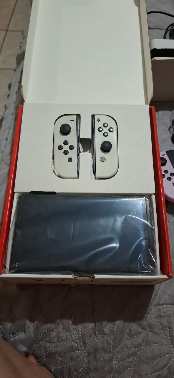 Nintendo Switch OLED usado, em bom estado e funcionando perfeitamente - Foto 2