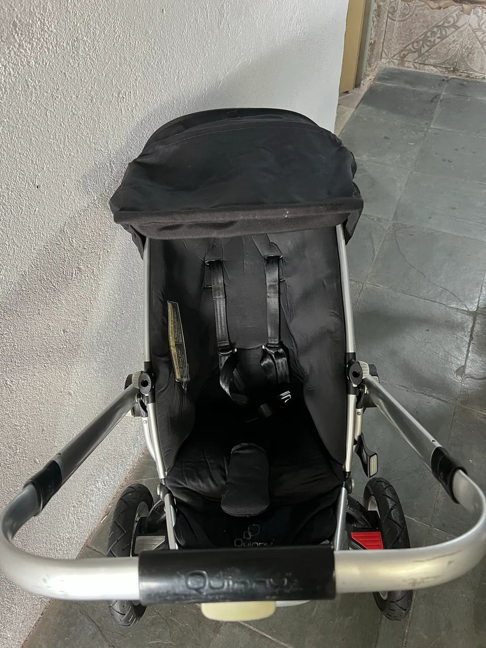 Carrinho de bebê quinny