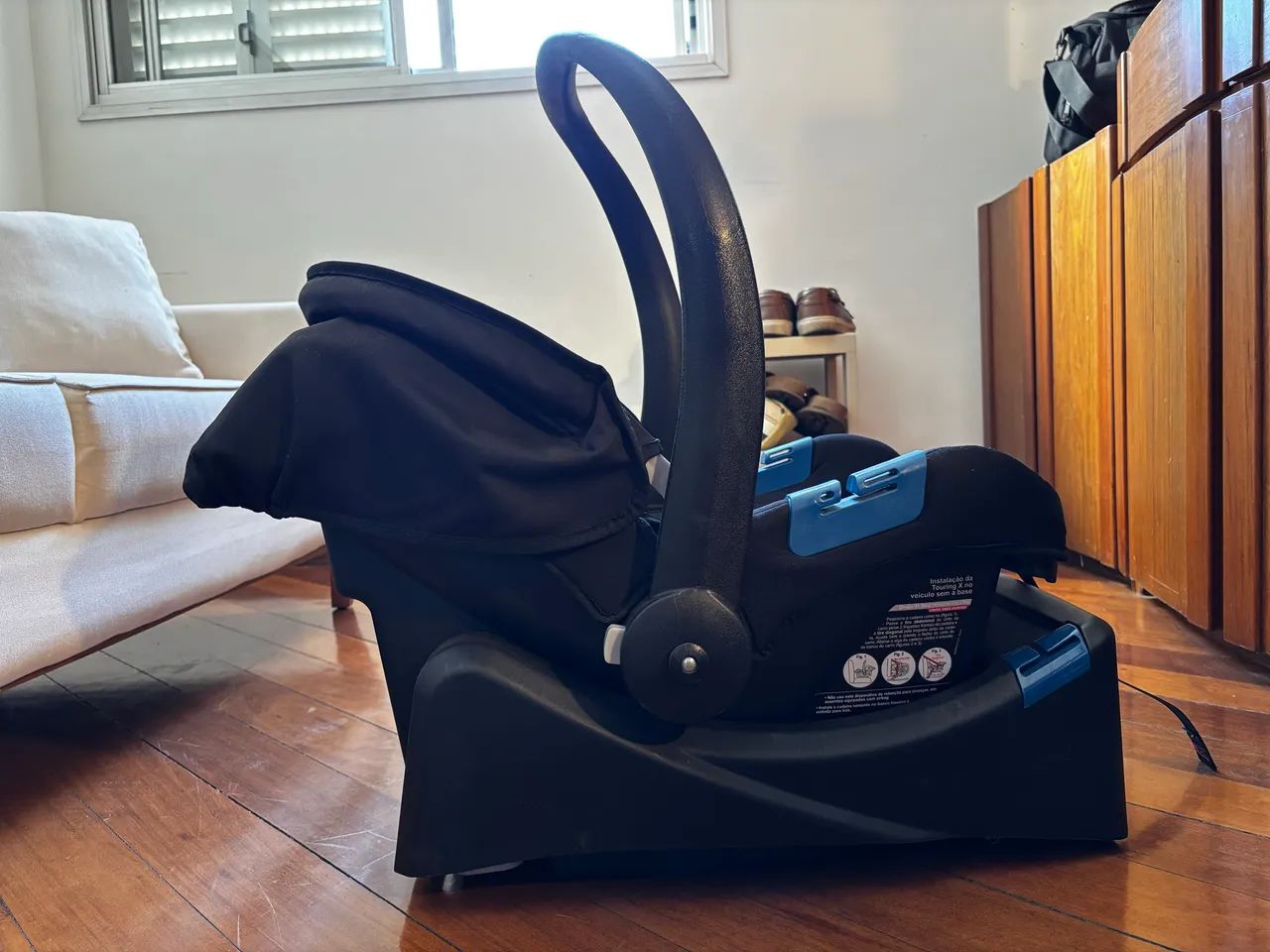 Bebê conforto Burigotto Touring e base fixadora - Foto 4
