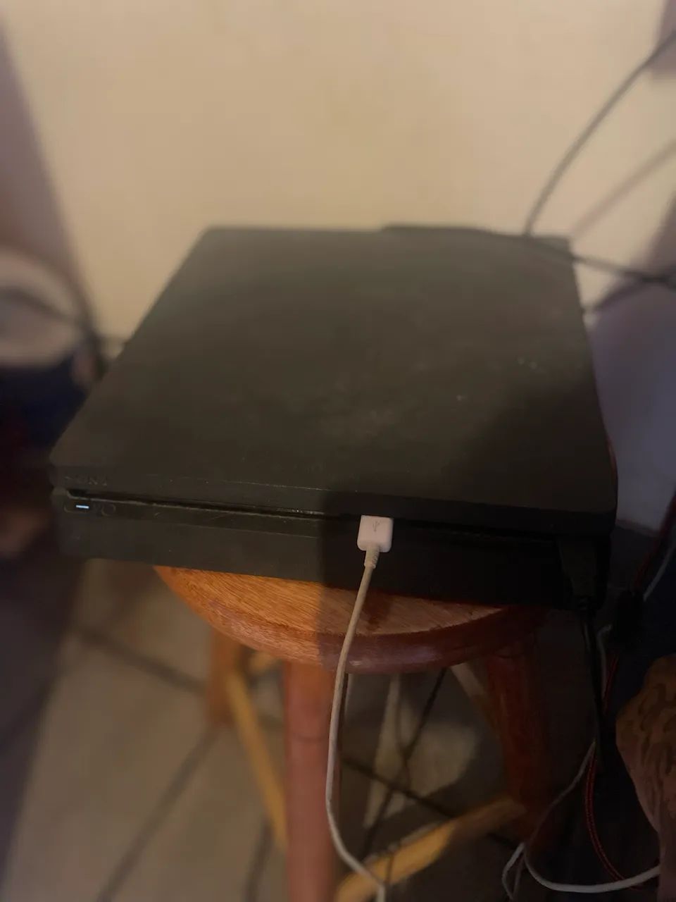 Ps4 slim 500gb 2 controles 6 jogos