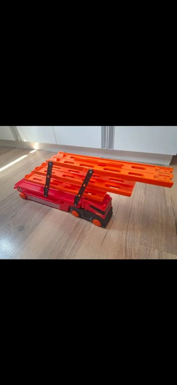Mega caminhão reboque Hot wheels