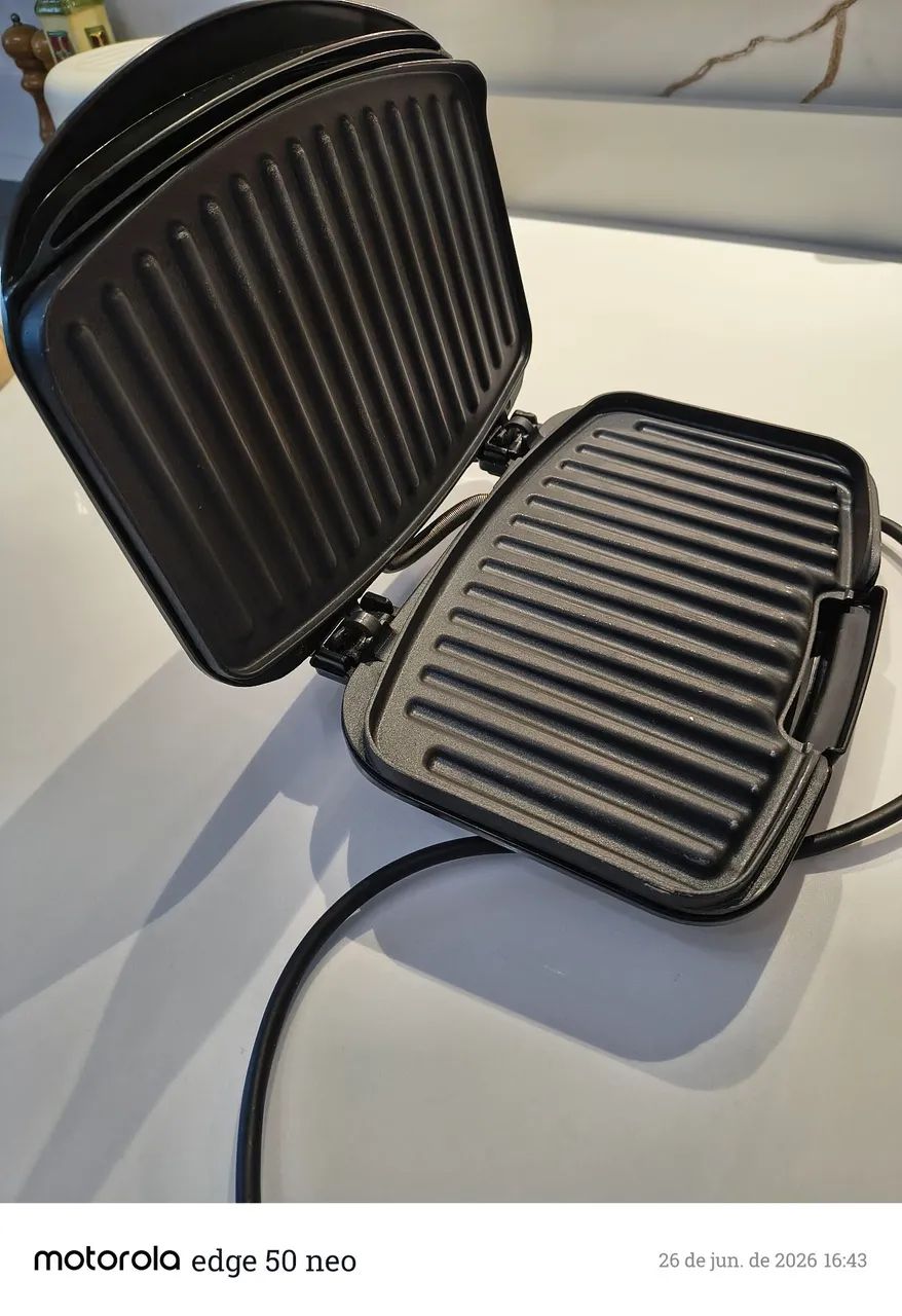 Grill Britânia plus 127 volts - Foto 2