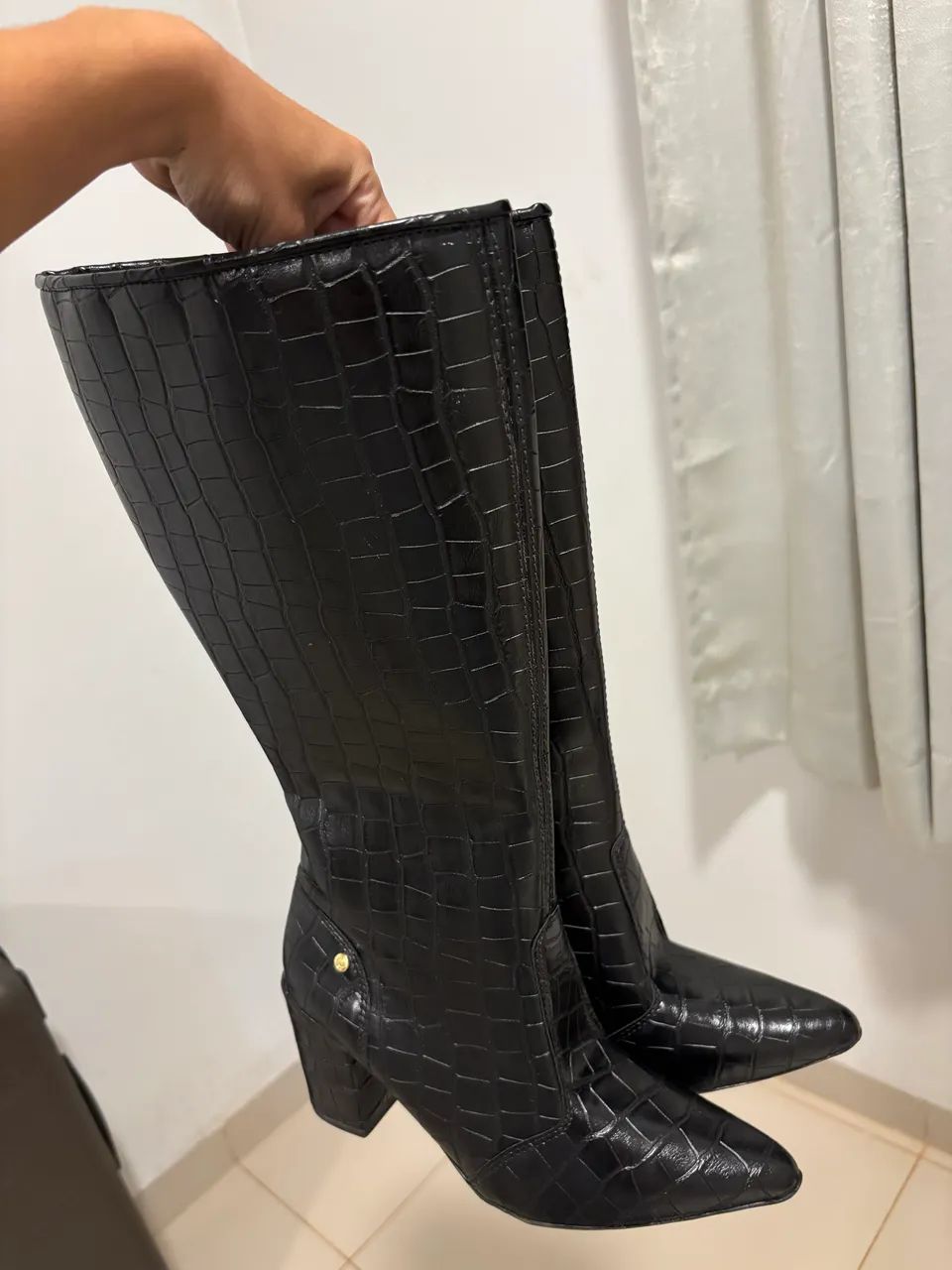 Bota Cano Longo Preta  - Foto 4