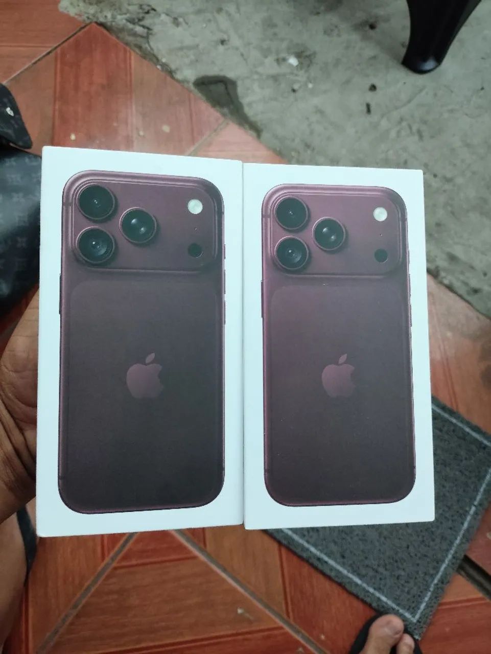 iPhone 18 pro 256 GB BORDÔ  - Foto 2