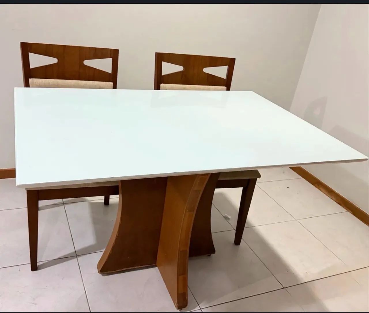 Mesa para 4 cadeiras (somente a mesa)