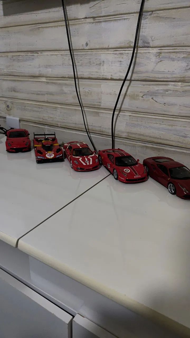Vendo coleção de ferraris 1/24 Bbugaro