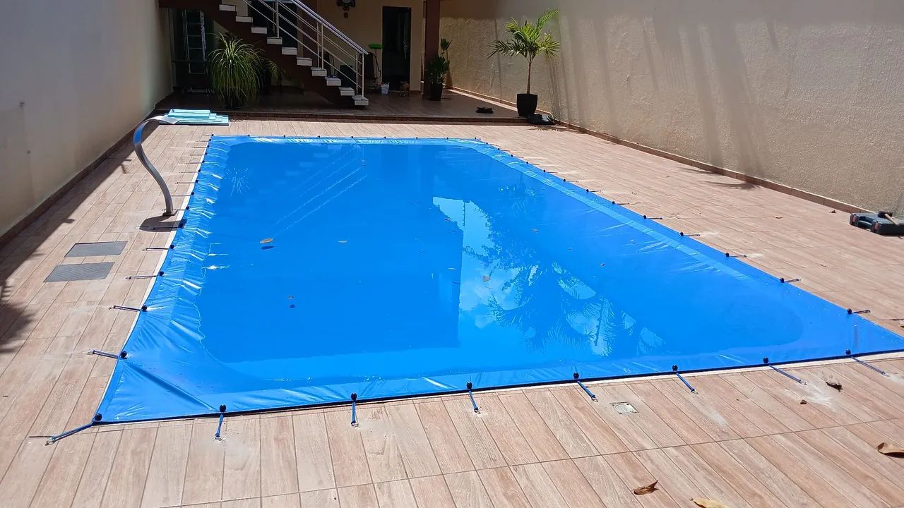 Limpeza e Manutenção de piscinas. 