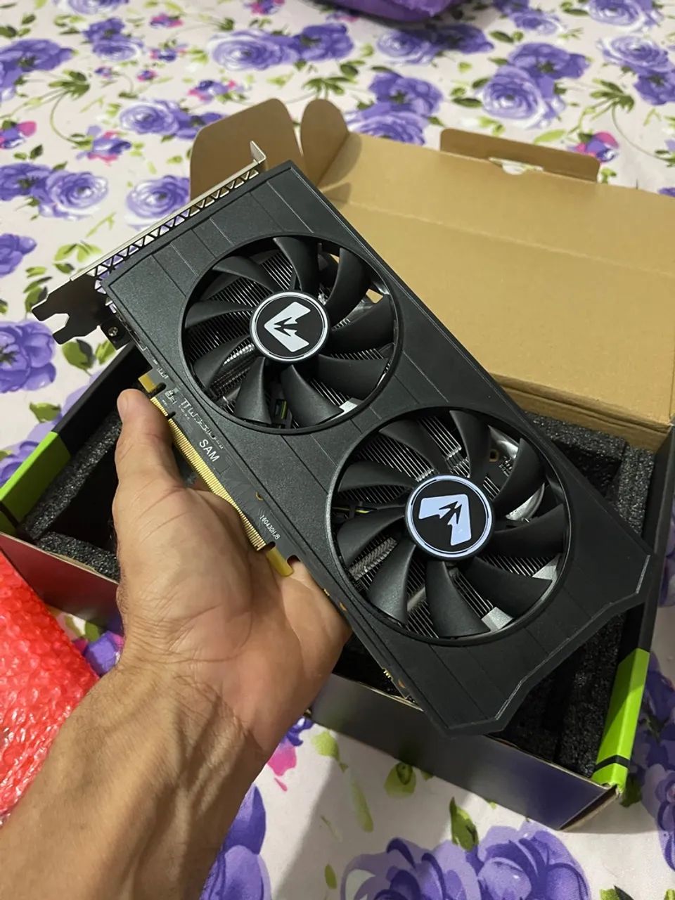 V e T placa de vídeo rx580 de 8 g placa nova sem defeito.