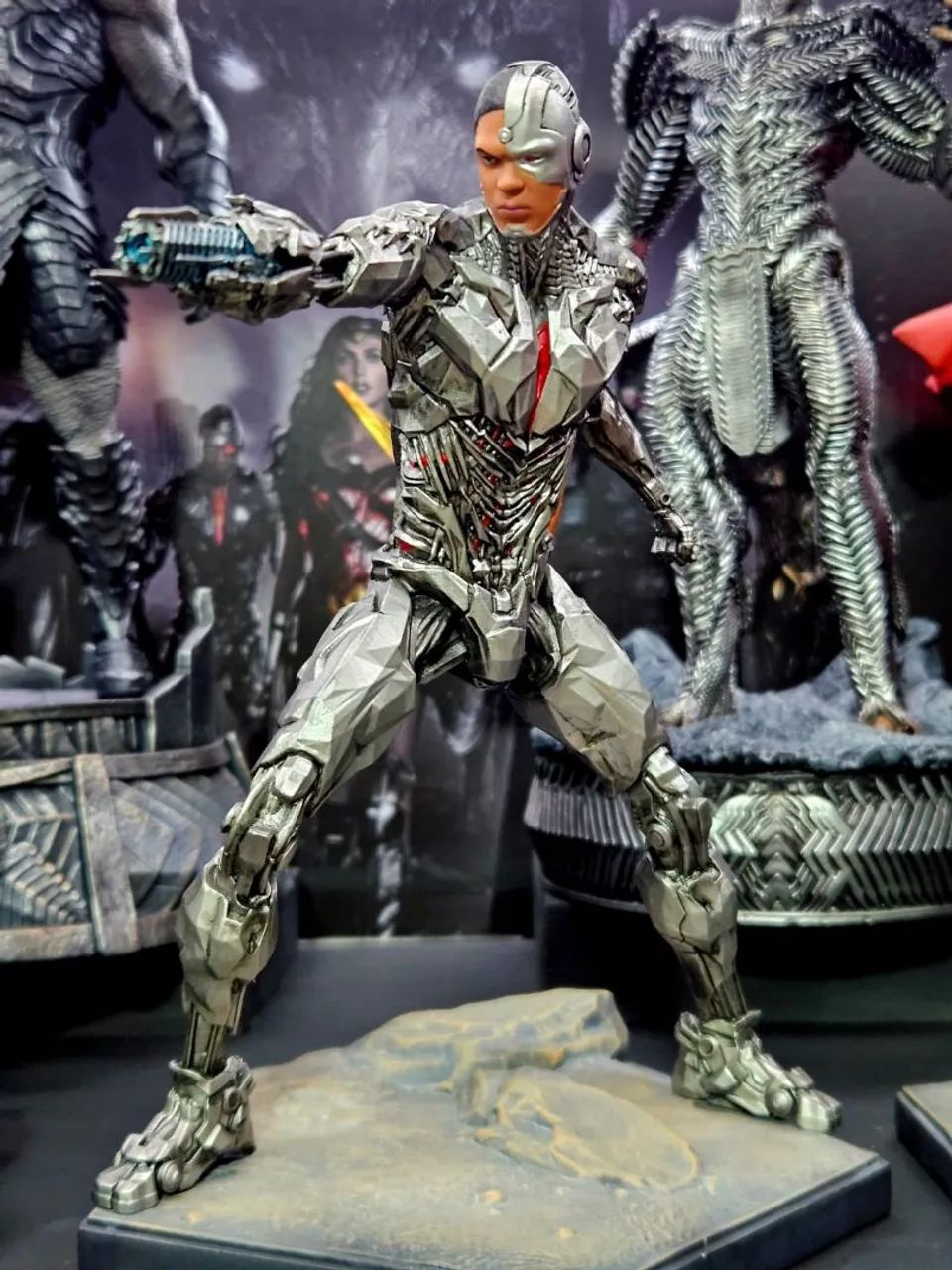 Cyborg da Liga da Justiça da IRON STUDIOS em escala 1/10