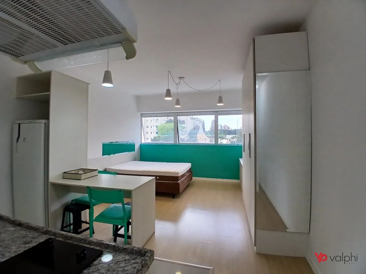 Studio mobiliado para alugar no Centro Cívico