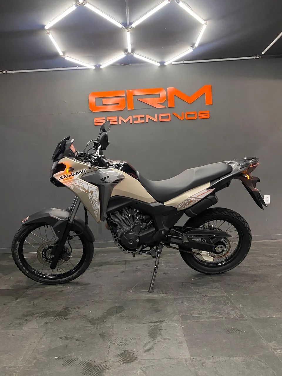 XRE SHARA 300 2025 - Foto 10