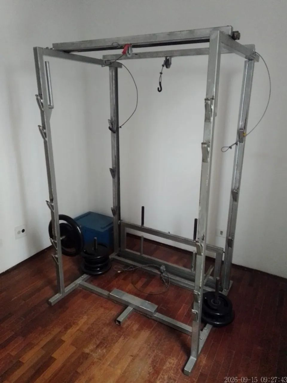 Aparelho de musculação e Anilhas