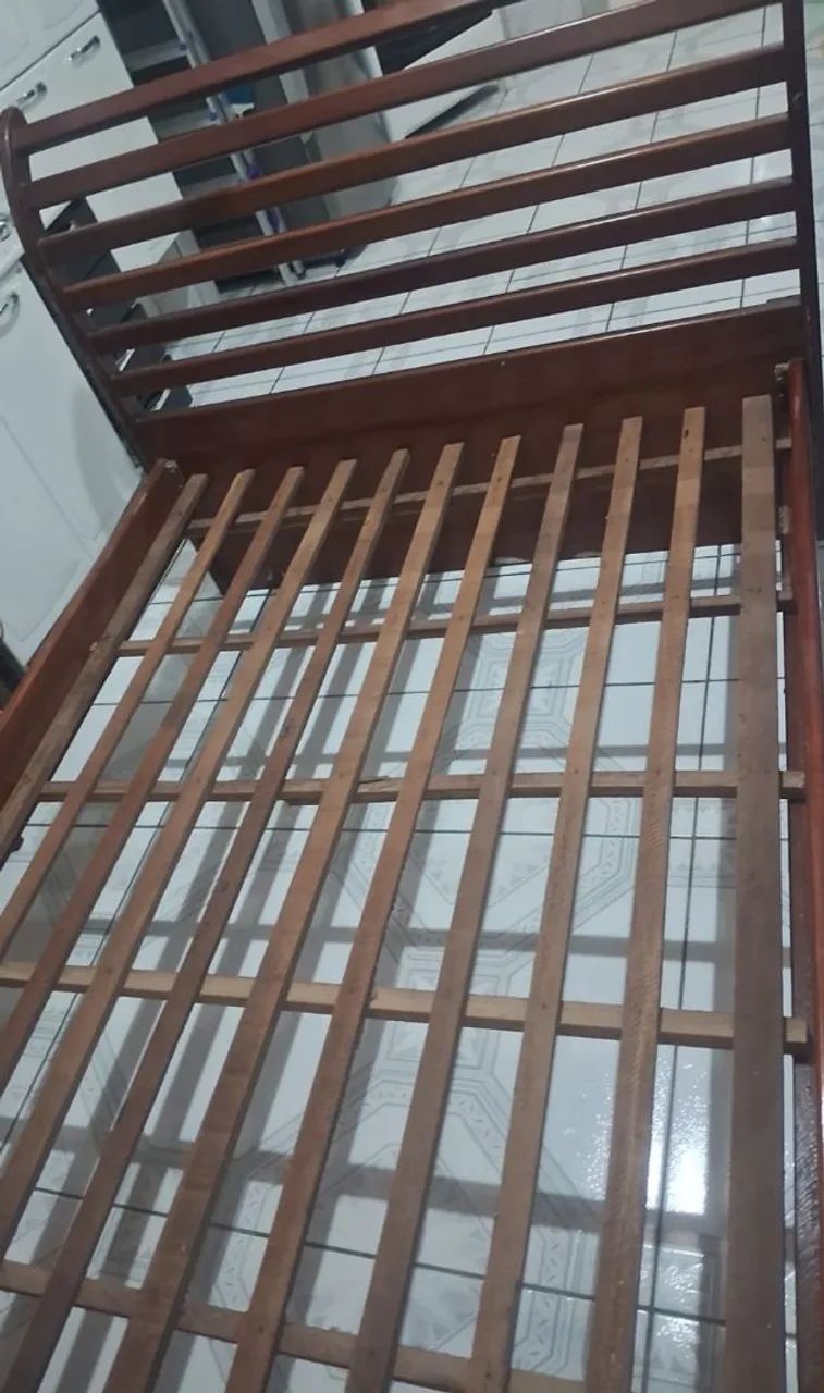 Vendo cama de Angelim em excelente estado - Foto 4