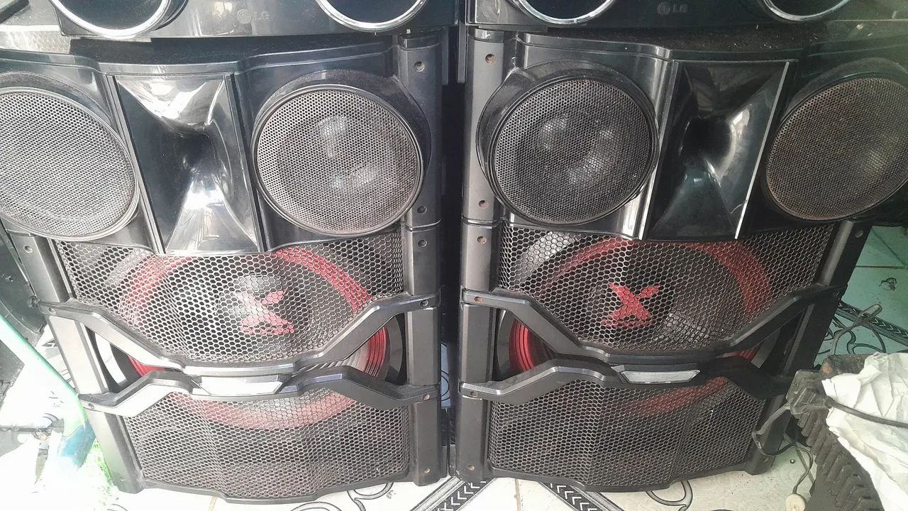 Vendo 2 caixas de som LG de 15 polegadas - Foto 2